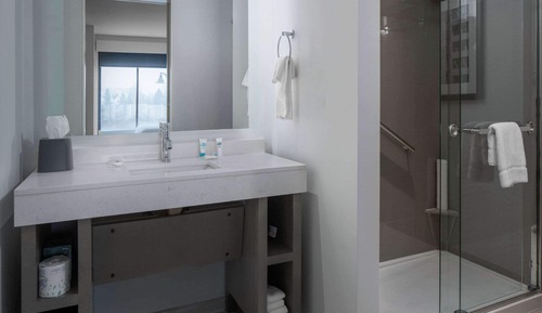 Suite, 1 Bedroom (2 Queen Beds with Sofa Bed)