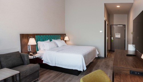 Room, 1 King Bed, Accessible, Bathtub