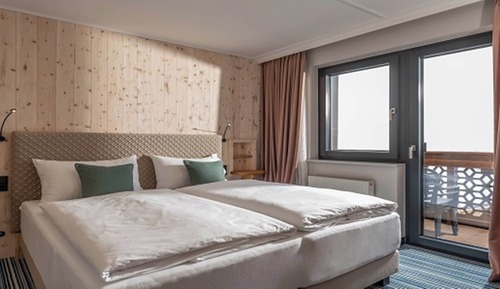 Superior Suite, Balcony, Mountain View