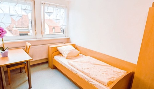 Basic Single Room, Private Bathroom, Courtyard View