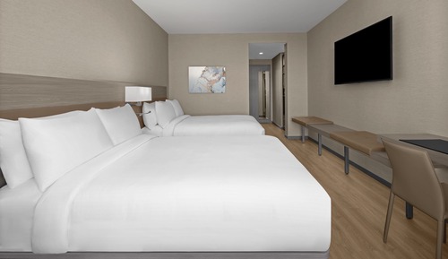 Room, 2 Queen Beds, Pool View (Mobility Accessible, Tub)