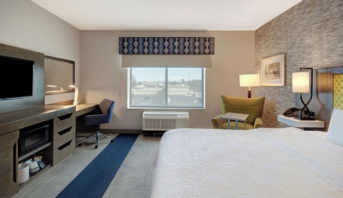Room, 1 King Bed, Refrigerator & Microwave