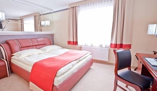 Deluxe Room, 1 King Bed