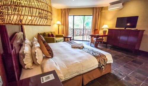 Deluxe Room, 1 King Bed, Garden View