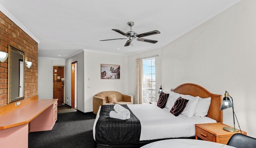 Deluxe Family Suite