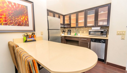 Studio Suite, Kitchen