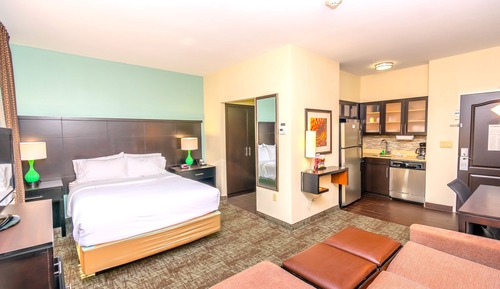 Studio Suite, 1 Queen Bed, Accessible Bathtub, Kitchen (Mobility, Accessible Tub)