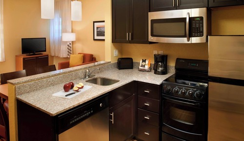 Suite, 2 Bedrooms (Mobility/Hearing Accessible, Tub)
