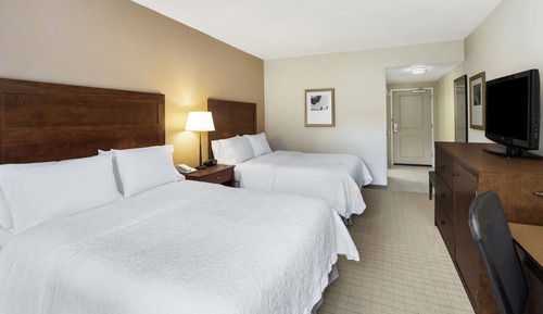 Room, 2 Queen Beds, Accessible, Bathtub (Mobility & Hearing)