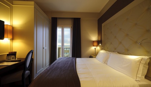 Superior Room, 1 King Bed, Non Smoking (Gulf View)