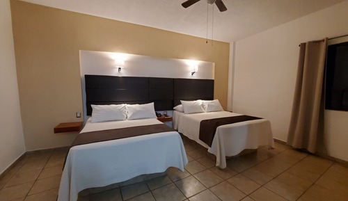 Family Room, Multiple Beds