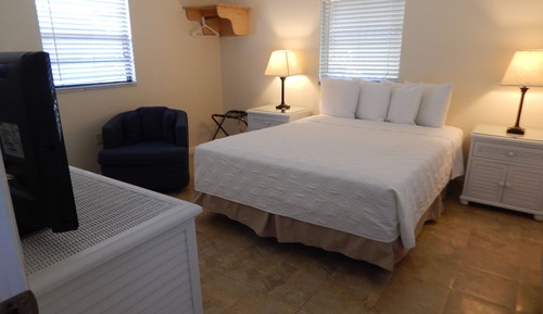 Basic Room, 1 Queen Bed