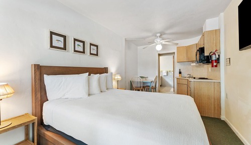 Studio, 1 Queen Bed, Kitchenette