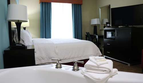 Room, 1 King Bed, Accessible (Hearing)