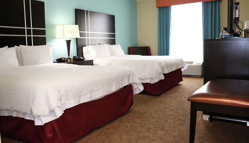 Room, 2 Queen Beds, Accessible, Bathtub