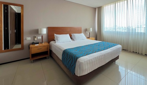 Junior Apartment, 1 Queen Bed, Kitchenette (ApartaJunior Queen Bed Non Smoking)