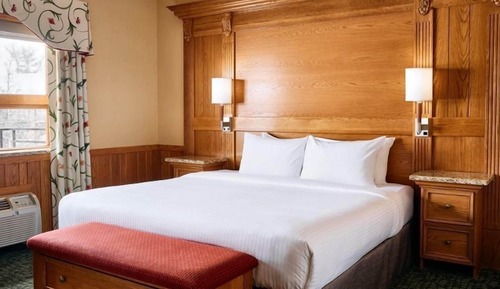 Deluxe Studio Suite, 1 King Bed