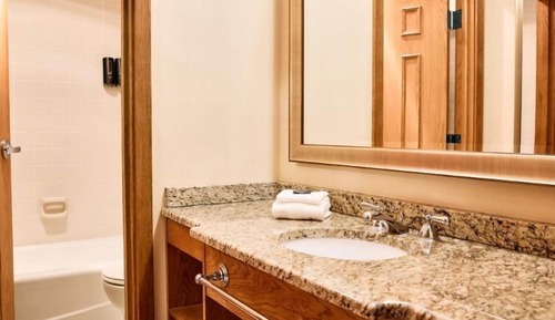 Deluxe Room, 1 Queen Bed