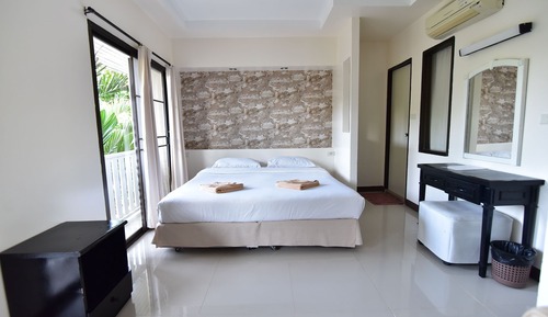 Deluxe Family Room