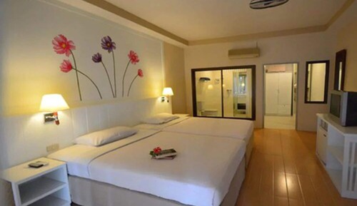 Deluxe Room - Twin Bed