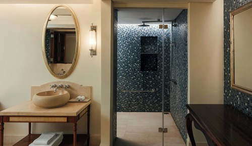 Suite, 1 King Bed with Sofa bed, Non Smoking