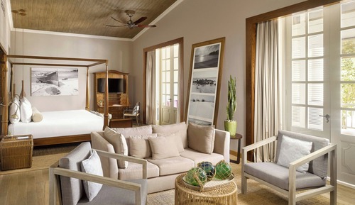 Suite, 1 King Bed with Sofa bed, Non Smoking