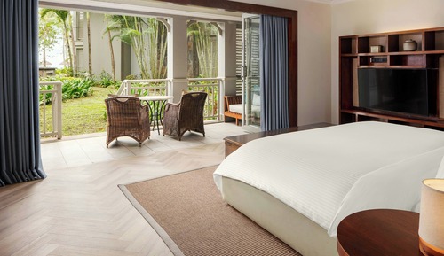 Junior Suite, 1 King Bed with Sofa bed, Non Smoking