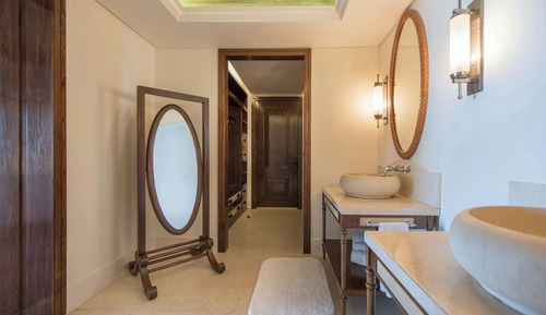Suite, 1 King Bed with Sofa bed, Non Smoking