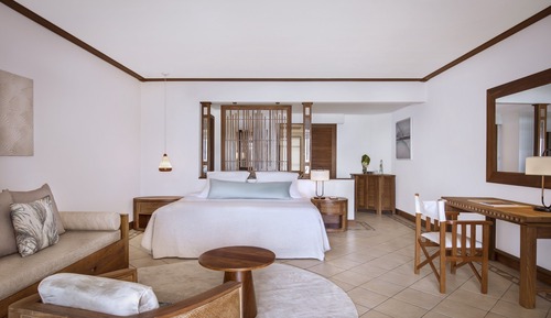 Junior Suite Beachfront Room