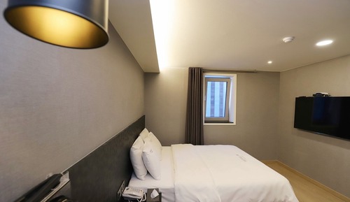 [Netflix] Deluxe Double Room