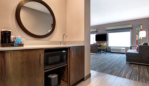 Studio Suite, 1 King Bed, Accessible, Refrigerator & Microwave (Bathtub)