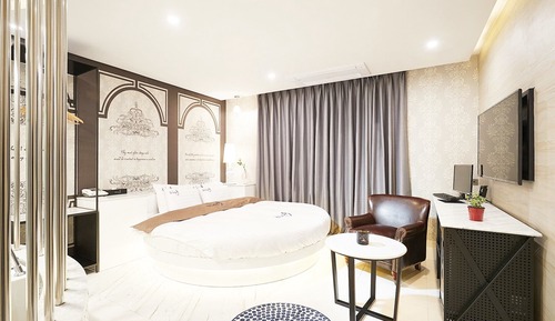 Room (ORIENTAL SUITE)