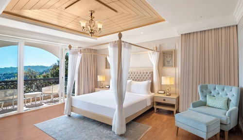 Suite, 1 King Bed, Mountain View (The Petunia Cottage)