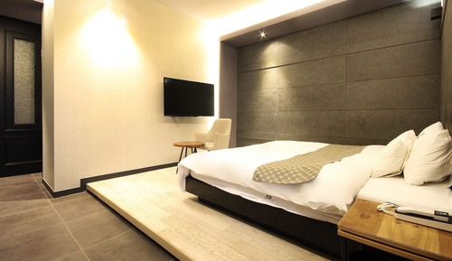 Room (Premium (styler equipped 65-inch smar)