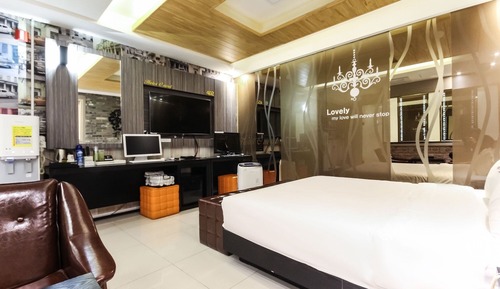 Room (Deluxe - Non-smoking room (Netflix av)