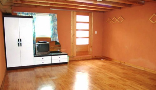 Room (Raspberry)