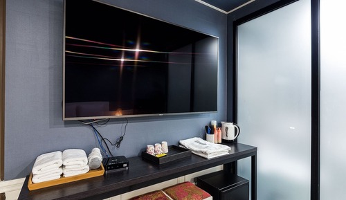 Room (VIP (65-inch TV))