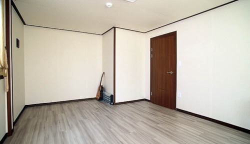 Room (No 4 running room)