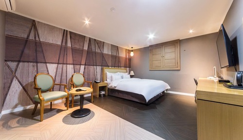Room (Standard Room (Netflix and Disney Plu)