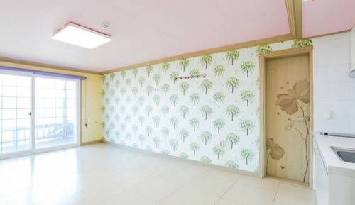Room (Green)