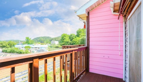 Room (Pink (the second floor))