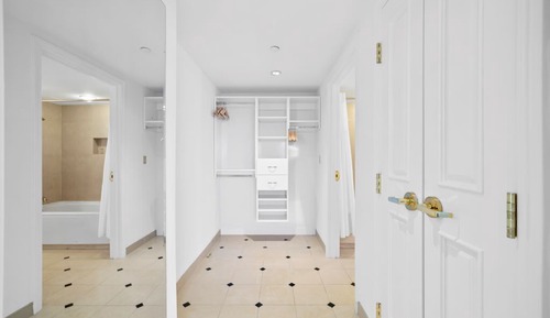 Apartment (4 Bedrooms)