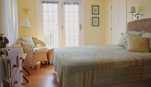 Queen Private Deck and Ocean View: 204
