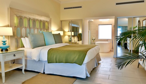 Signature Suite, Poolside
