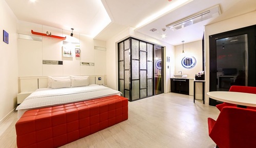Room (Deluxe room)