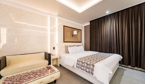 Room (Special - Highest-end specification m)