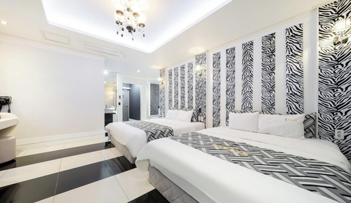 Room (VIP - Top-of-the-line mattress (top-o)