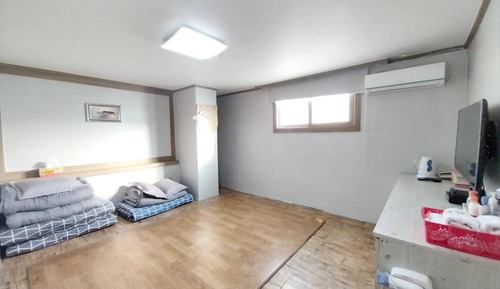 Room (Dae Ondol (Netflix Available))