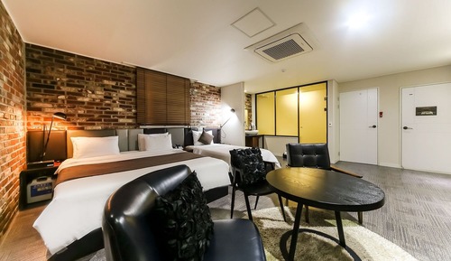 Room (VIPSKY 1 (Double + Single Bed Air Pur)