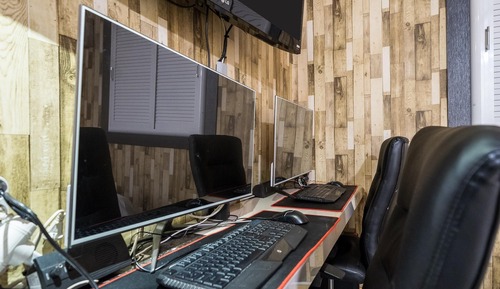 Room (Deluxe couple PC room)